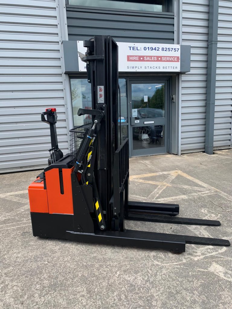 TOYOTA-RWE120 ELECTRIC - Premier Lift Trucks Ltd